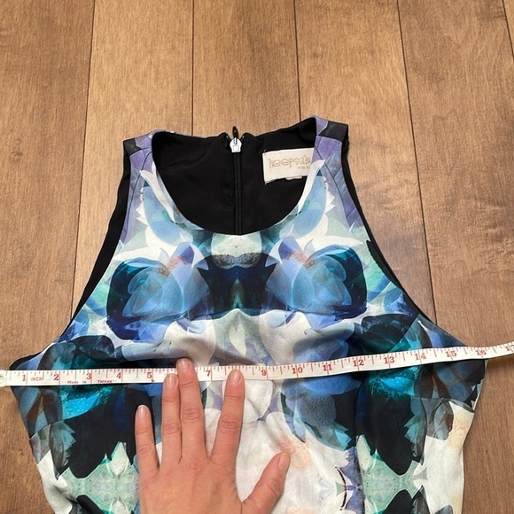 Keepsake the Label Echo Geo Floral A line mini dress sleeveless blue white sz XS - Picture 11 of 15